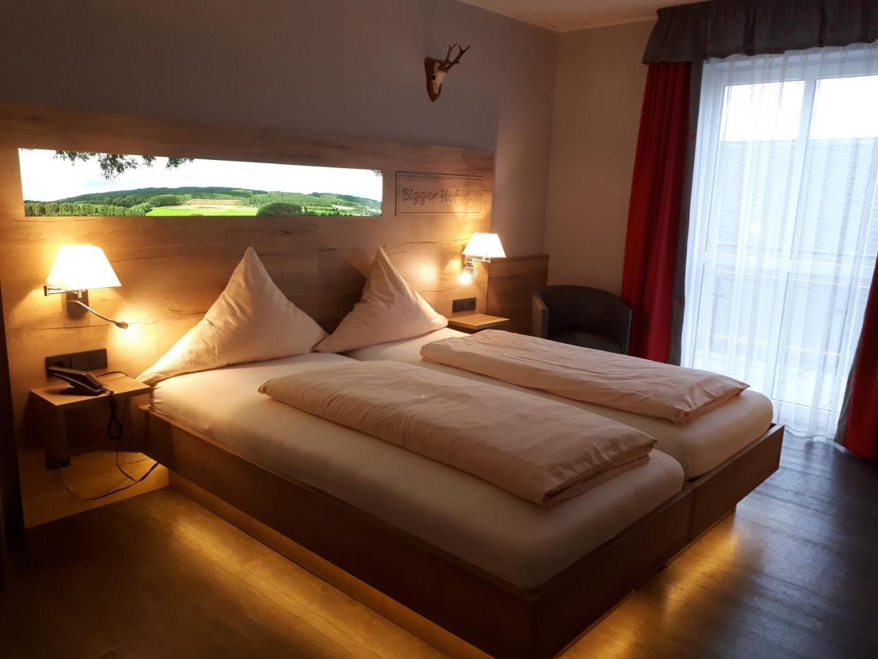 Hotel Bigger Hof - Wirtshaus Platzhirsch Am Jahnplatz Olsberg Esterno foto